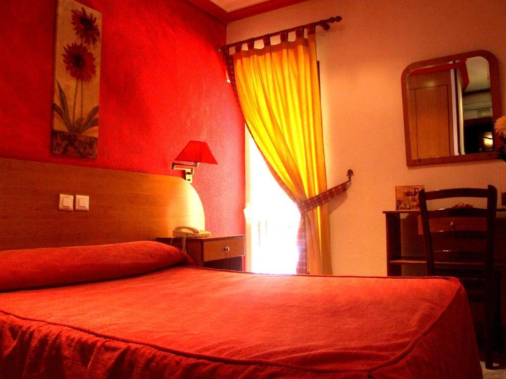Hostal Santa Marta Aranjuez Rum bild