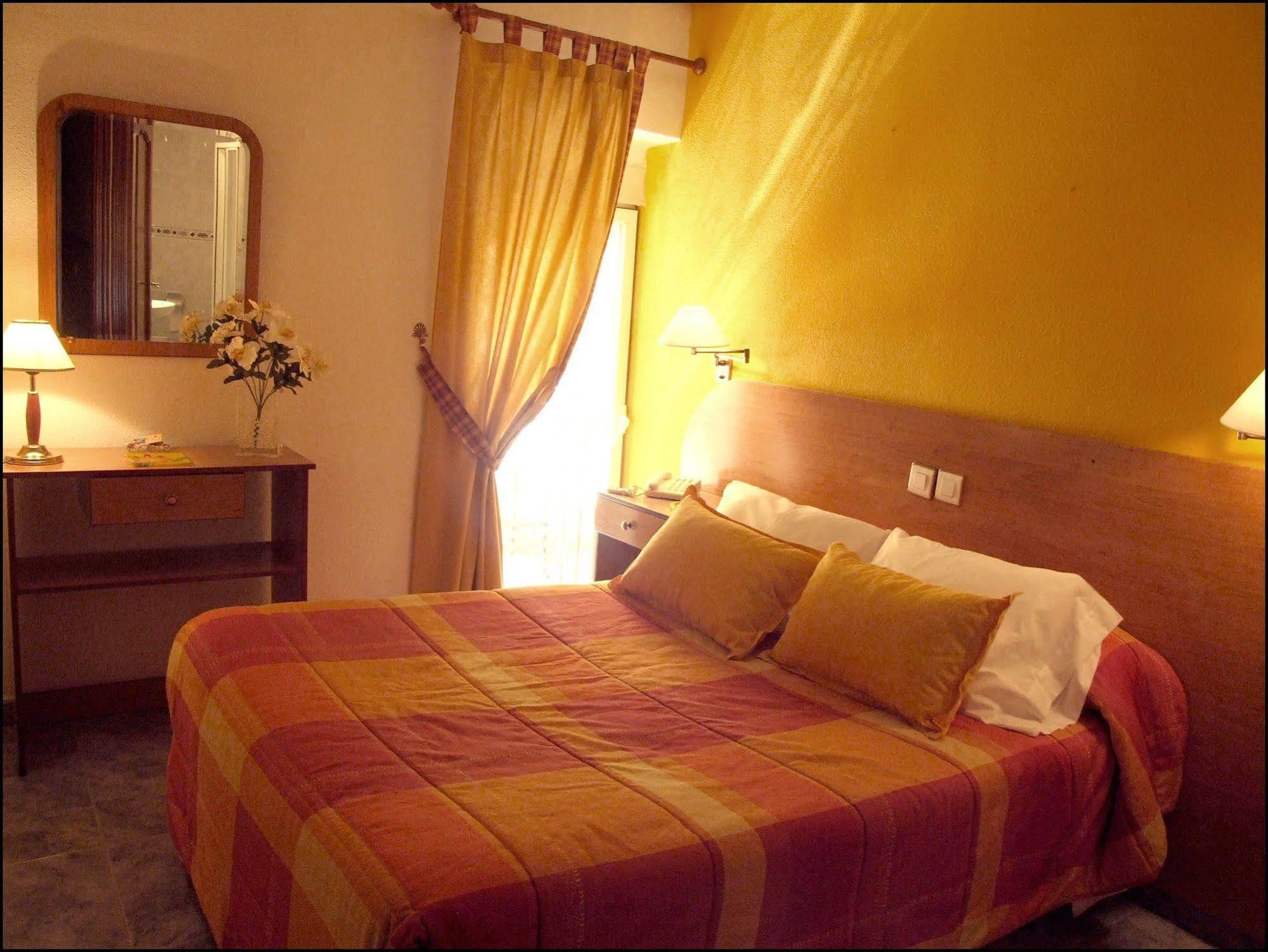 Hostal Santa Marta Aranjuez Exteriör bild
